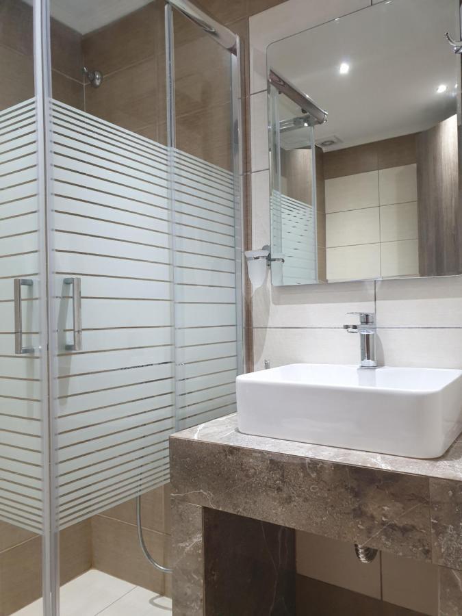 Iro Apartments Néa Péramos Exteriör bild