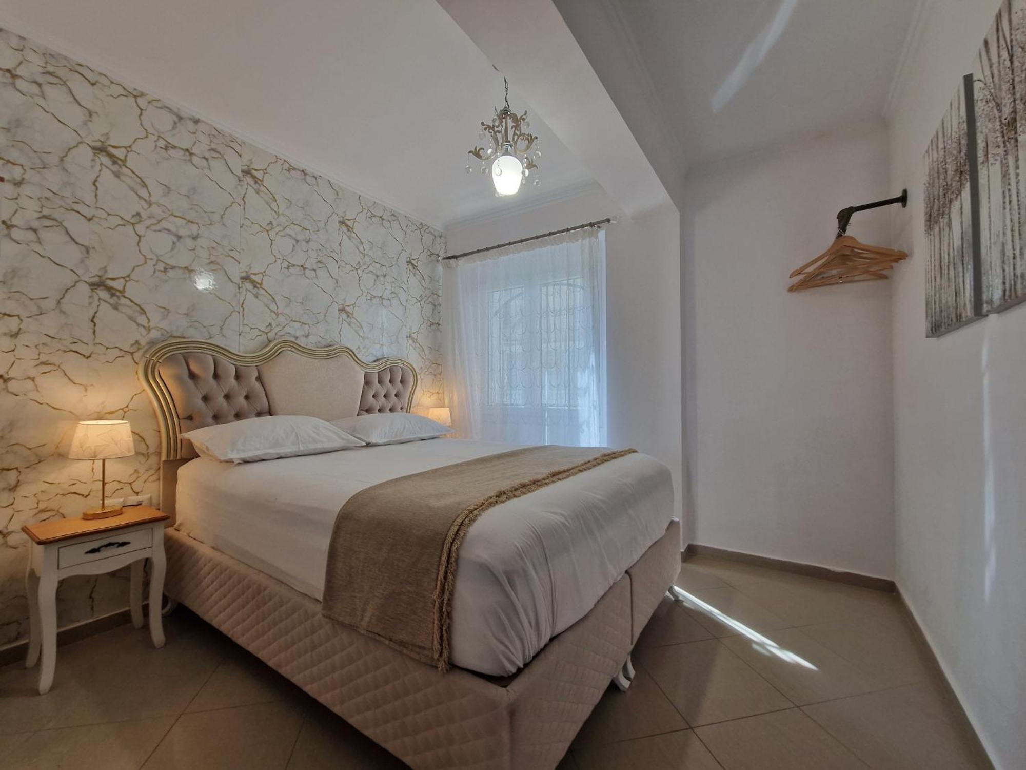 Iro Apartments Néa Péramos Exteriör bild