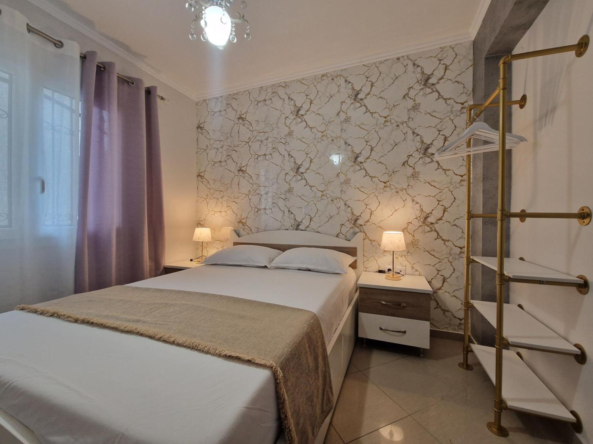 Iro Apartments Néa Péramos Exteriör bild