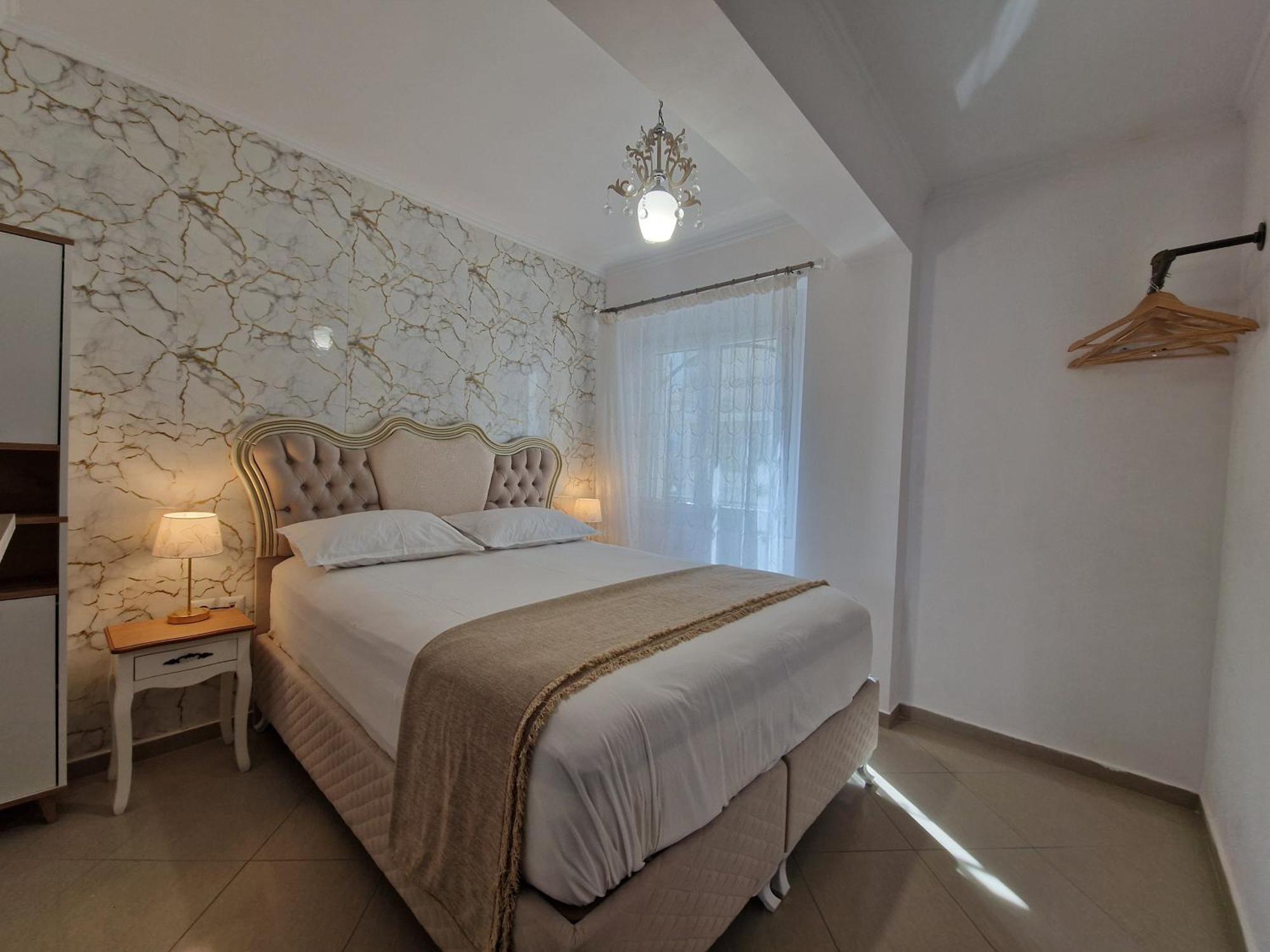 Iro Apartments Néa Péramos Exteriör bild