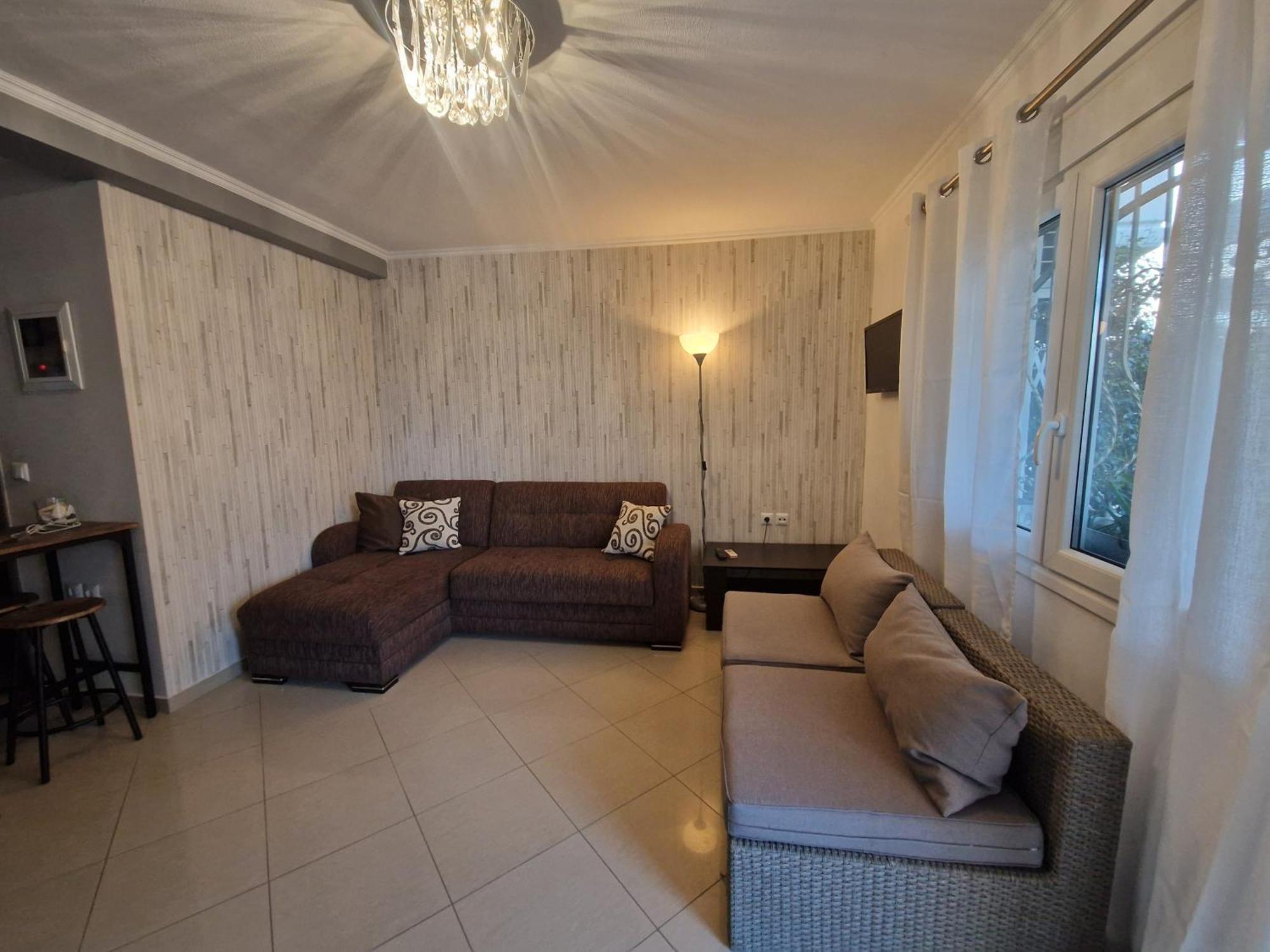 Iro Apartments Néa Péramos Exteriör bild